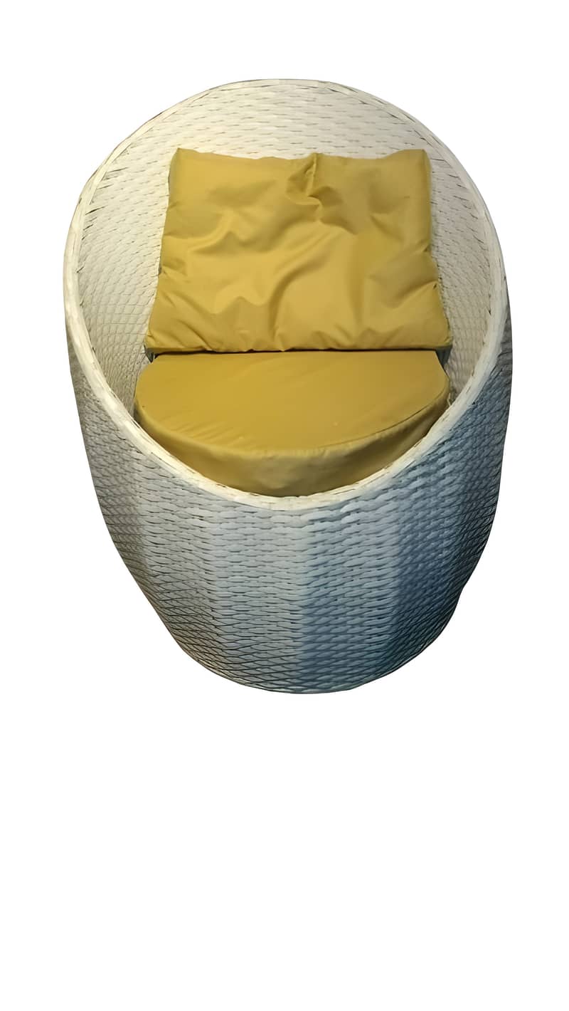 Stylish Rattan Egg-Shaped Chair for Indoor & Outdoor 1