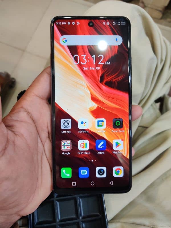 Infinix note 10 pro.  8/128 1