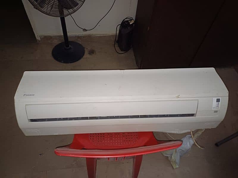 daikin ac non inverter original gas no repair good  conduction 0