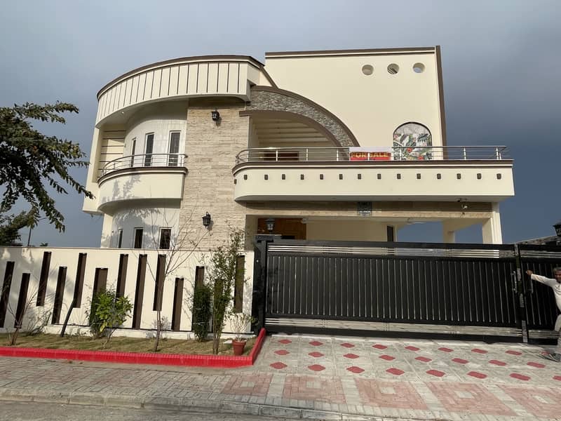 Proper Corner 1 Kanal House, Near To Main Double Road 150 Feet, House Available For Sale 0