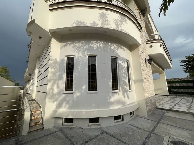 Proper Corner 1 Kanal House, Near To Main Double Road 150 Feet, House Available For Sale 2