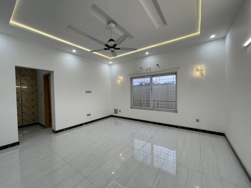 Proper Corner 1 Kanal House, Near To Main Double Road 150 Feet, House Available For Sale 10