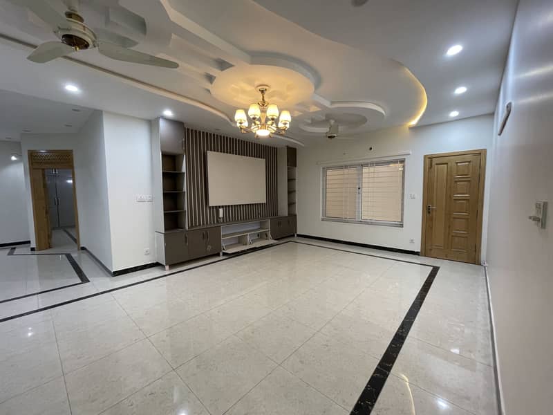 Proper Corner 1 Kanal House, Near To Main Double Road 150 Feet, House Available For Sale 18