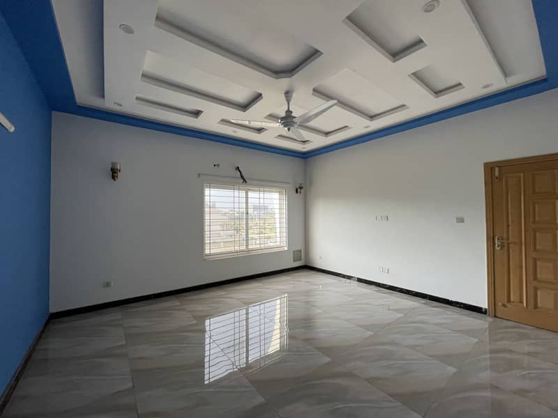 Proper Corner 1 Kanal House, Near To Main Double Road 150 Feet, House Available For Sale 28