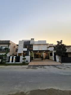 Top Location Top Height 1 Kanal Designer House For Sale