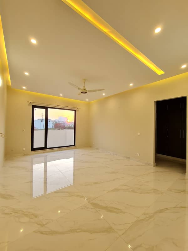 Top Location Top Height 1 Kanal Designer House For Sale 13