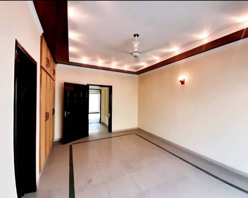 1 KANAL upper portion FOR RENT IN DHA PHASE 6 LAHORE 13