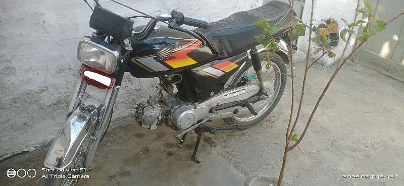 HONDA CD 70 CC 2000 MODEL 1