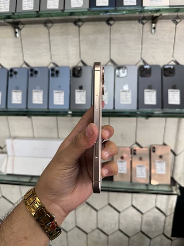 I phone 16 pro max 256gb Non PTA factory unlocked 8