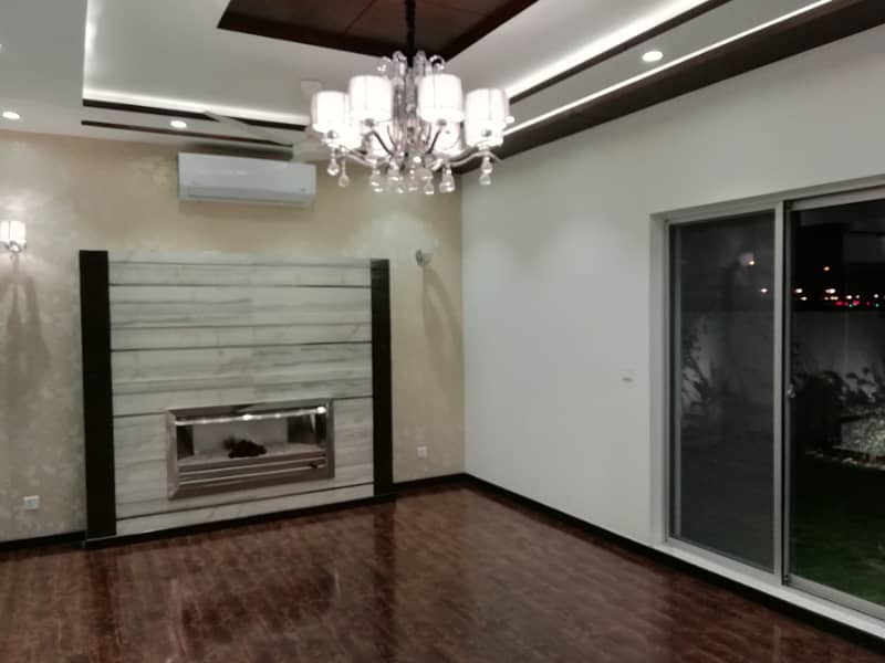 1Kanal new Design Stunnig Beautiful Eye catching House For Sale DHA Phase 3 0