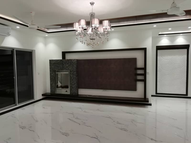 1Kanal new Design Stunnig Beautiful Eye catching House For Sale DHA Phase 3 23