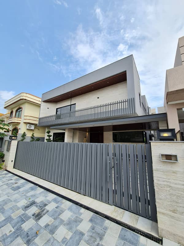 1 Kanal Straight Line Modern Designer House For Sale 0