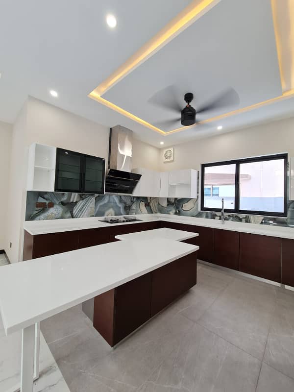 1 Kanal Straight Line Modern Designer House For Sale 7