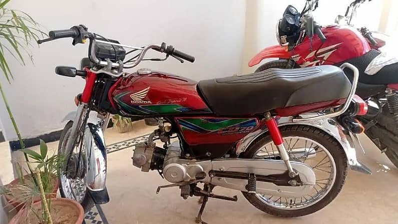 Honda CD 70 2018 03706871292 1