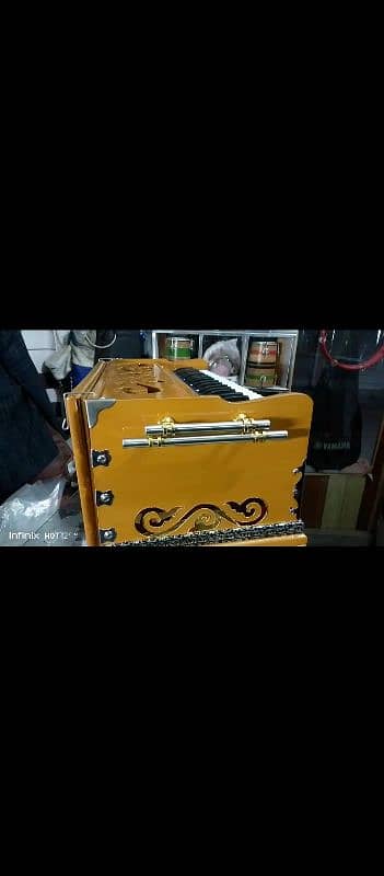 Siraj harmonium 7