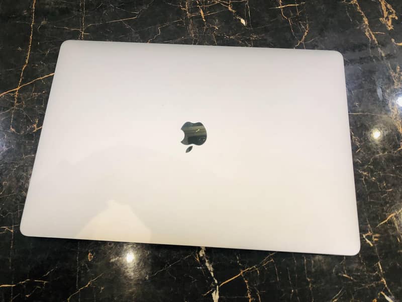 Apple Macbook Pro 2019 i7 10th 16 512 SSD Amd Radeon 5300M 4GB 4