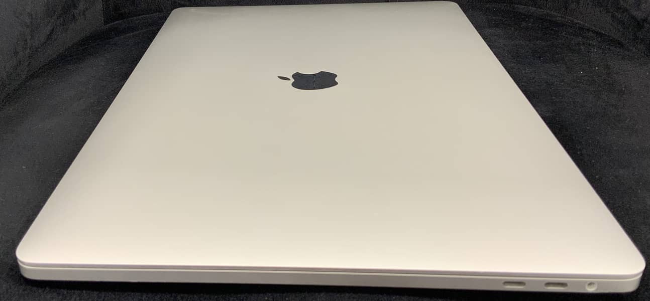 Apple Macbook Pro 2019 i7 10th 16 512 SSD Amd Radeon 5300M 4GB 9