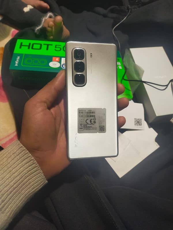 infinix hot 50 pro plus.  16 256 gb 03008056126 15