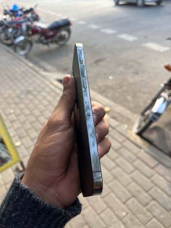 iphone 12pro max (fu) sim working zong 128gb 7