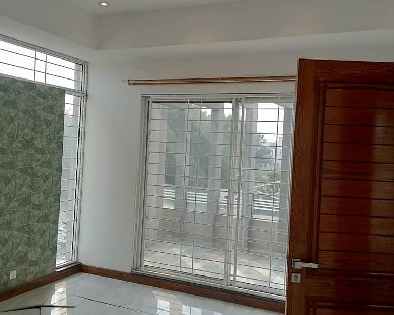 1 KANAL upper portion FOR RENT IN DHA PHASE 1 Lahore 7