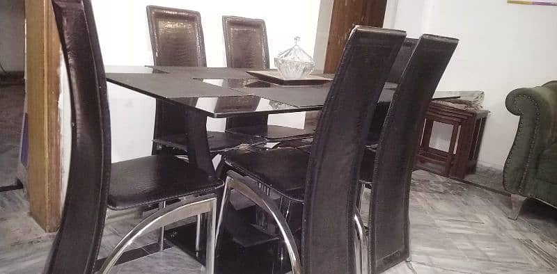 black dining table 0