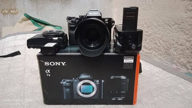 Sony a7ii kit lens 28-70 FE 3.5-5.6 Full frame mirrors 0