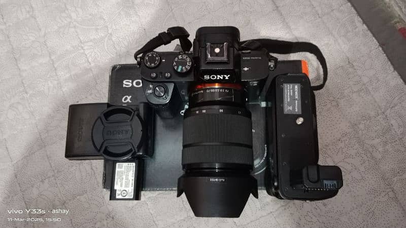 Sony a7ii kit lens 28-70 FE 3.5-5.6 Full frame mirrors 1