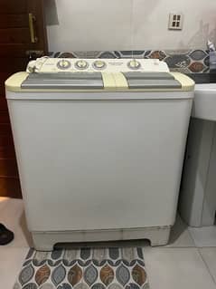 Kenwood Washing Machine and Dryer 8.5/10