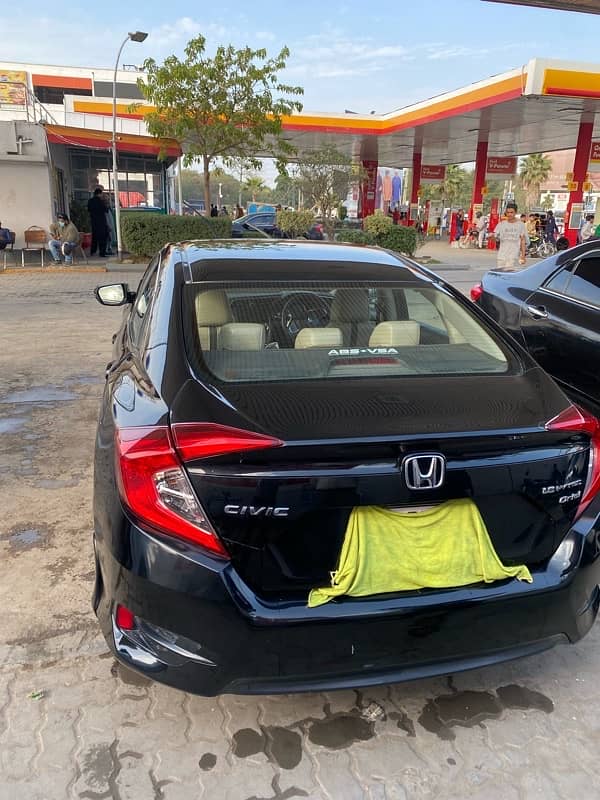 Honda Civic Oriel 2018 9