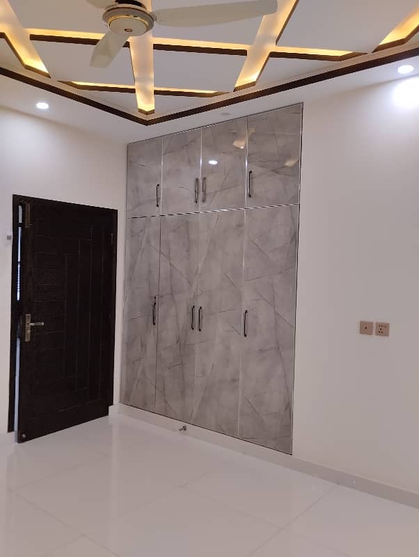 10 Marla Brand New Fully Luxury Hosue Available for rent in the Heart of bahria town lahore 6