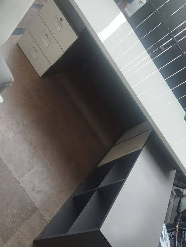 CEO Office Tables price 30,000 1