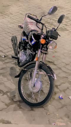 HONDA 125 IN BLACK