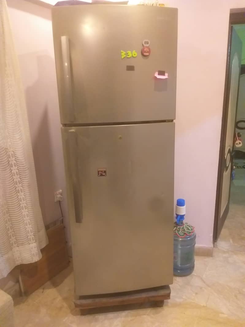 Branded Jumbo Samsung Refrigerator in runnng condition give away price 0