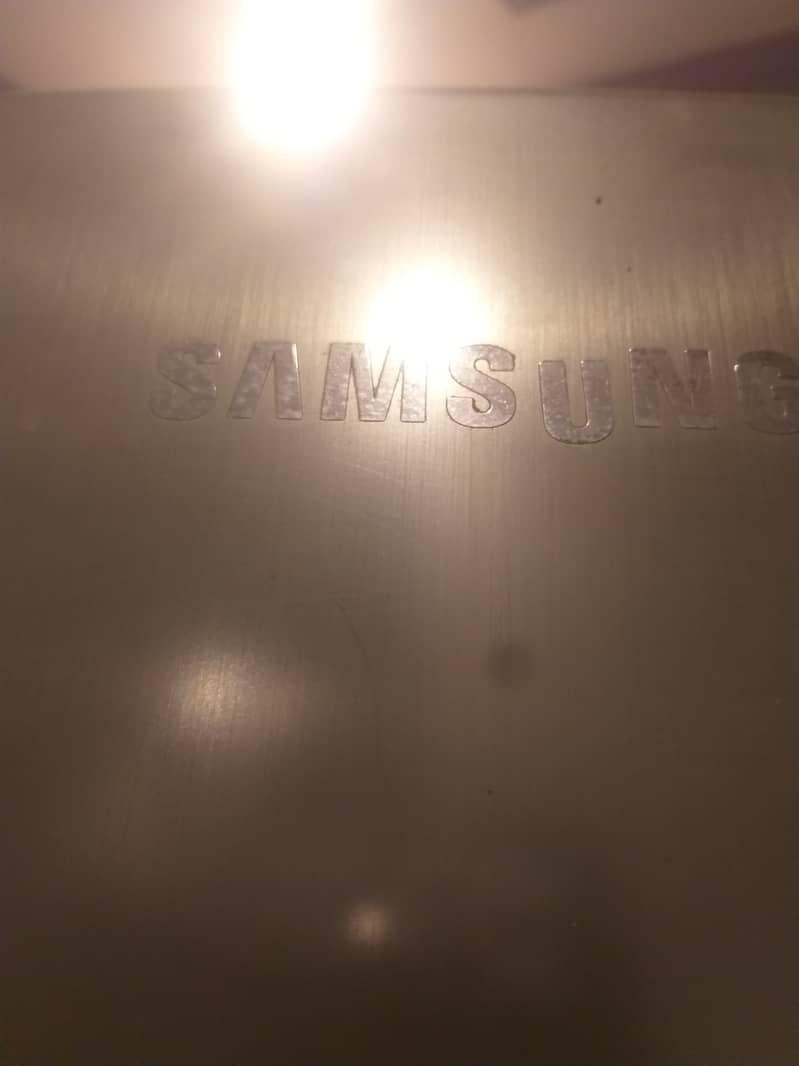 Branded Jumbo Samsung Refrigerator in runnng condition give away price 8