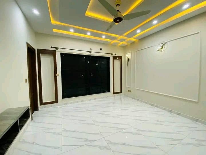 10 Marla Brand New Luxury Upper Portion Available For Rent. 0