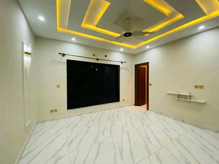 10 Marla Brand New Luxury Upper Portion Available For Rent. 3