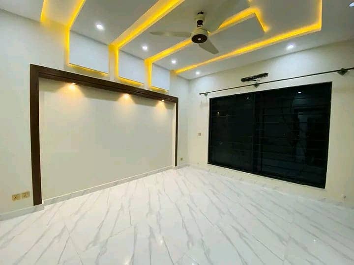 10 Marla Brand New Luxury Upper Portion Available For Rent. 6