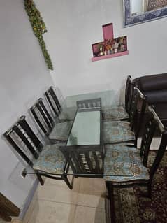 Dining table with 6 chairs  9/10 condition