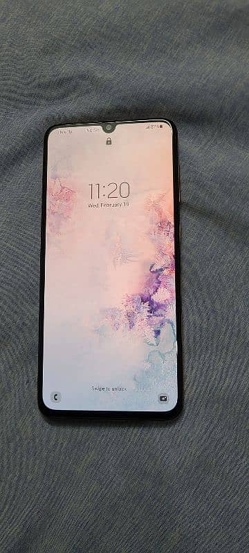 Samsung Galaxy A70 1