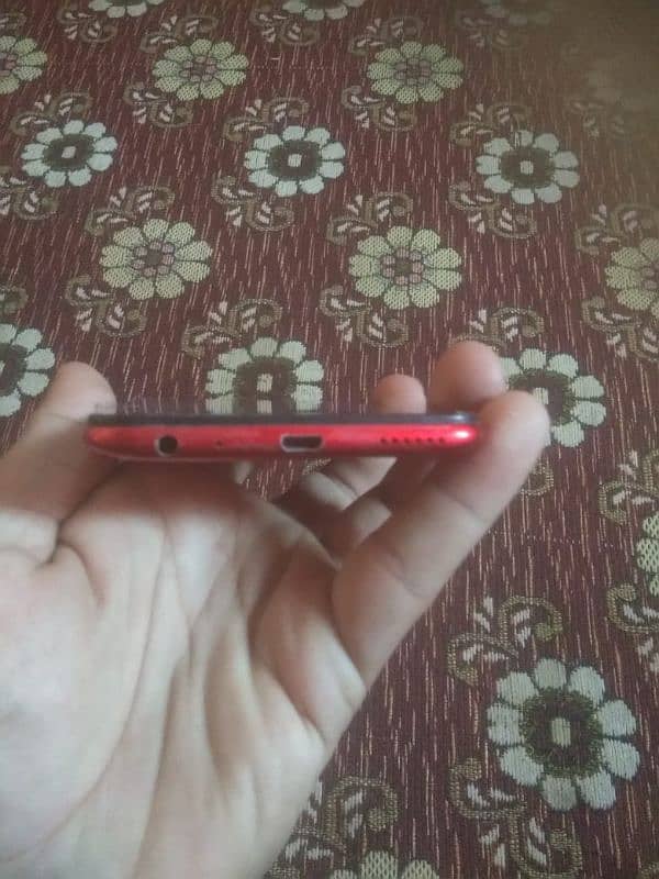 vivo y81S 10/10 Condition charger bada sab complete saman 3