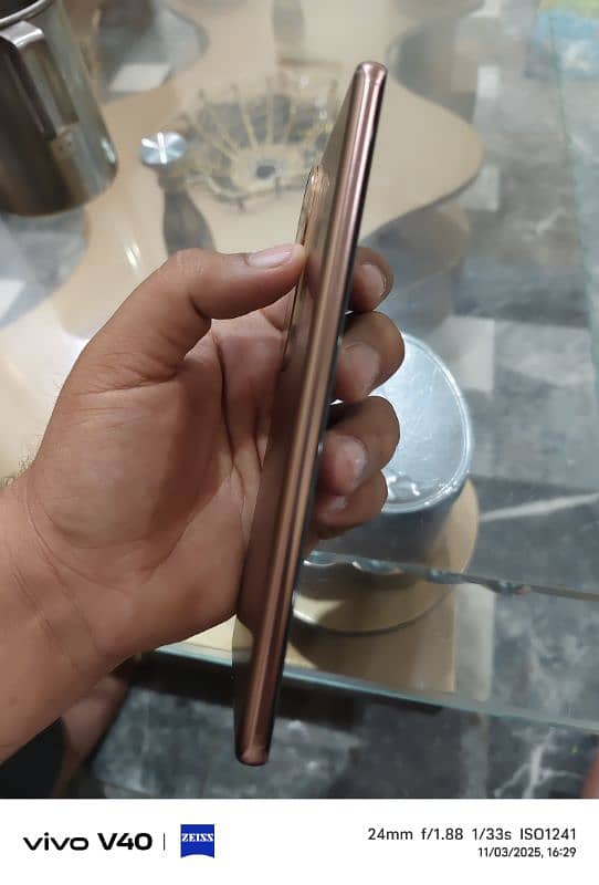 Vivo v40e 8/256 just 5,6 days used 4