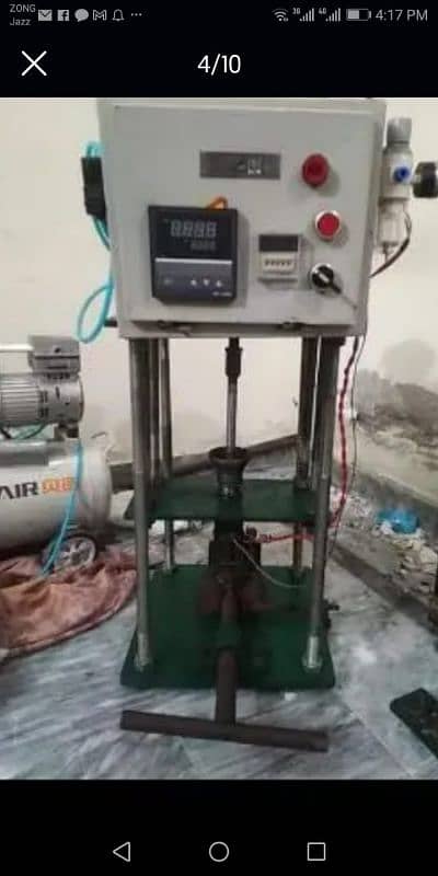 this is molding machine 1