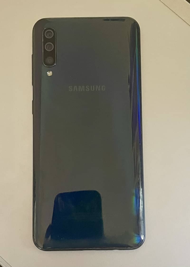 Samsung Galaxy A50 1