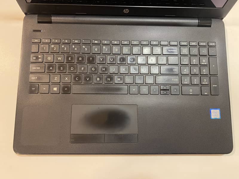 HP Laptop 15-BS015DX 1