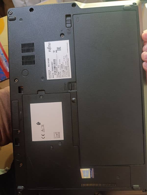 Fujitsu Lifebook E-449 (i-5, 8th gen) 16,128 2