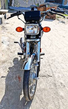 Honda CG125 Jet Black (2025)