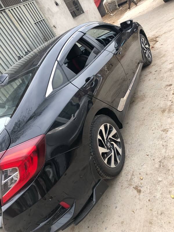 Honda Civic Oriel 2018 0