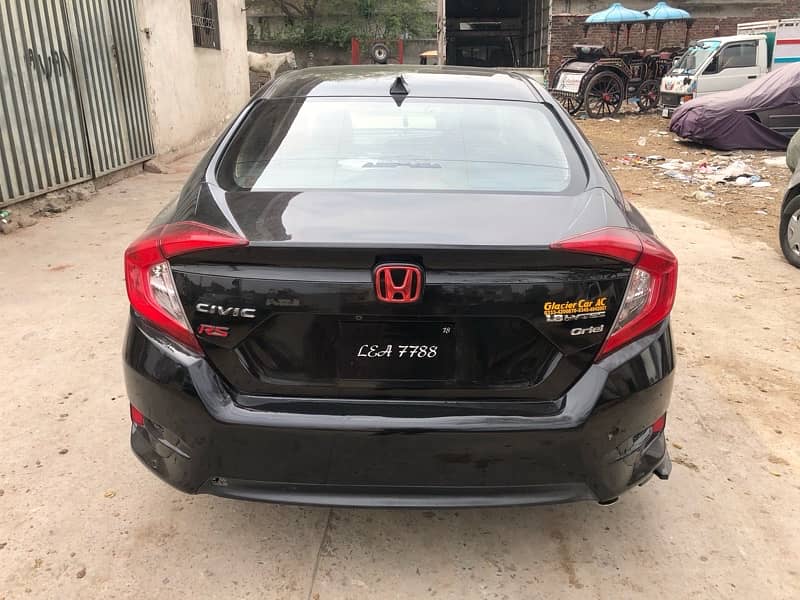 Honda Civic Oriel 2018 3