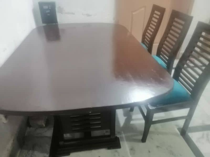 Dining Table with 6 Chairs 1