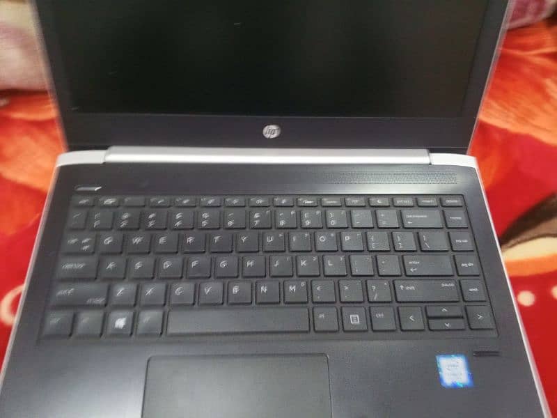 Laptop core i5 8/256 1